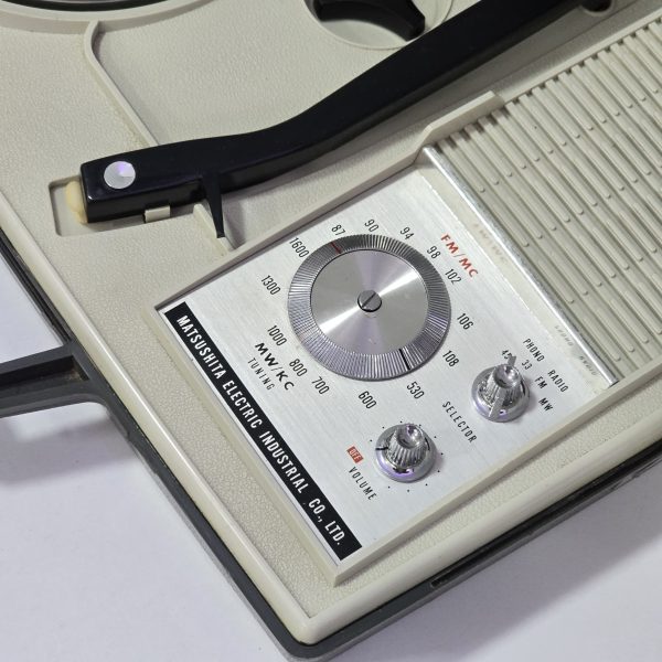 RADIO GRAMAFON NATIONAL SG710A 1970 - Figura 3