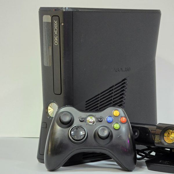 XBOX 360 SLIM - Figura 2