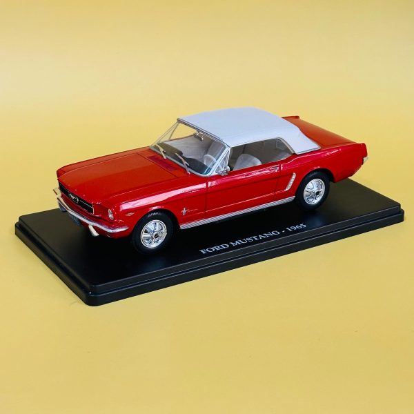 FORD MUSTANG MODEL 1/24