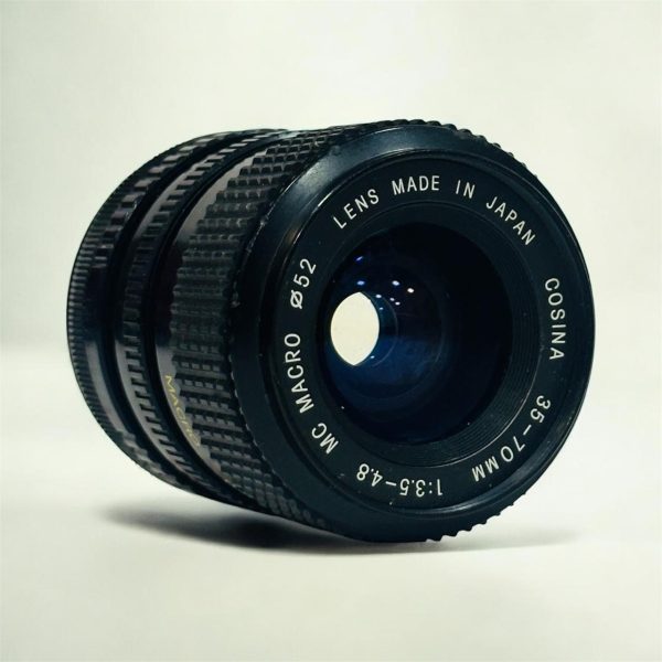 COSINA MC MACRO 1:3.5-4.8 35-70 mm