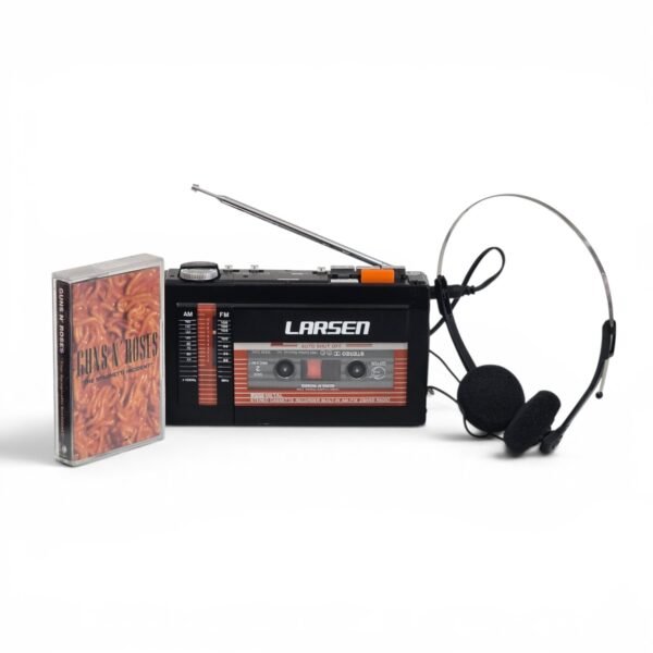 Larsen JC-529 Stereo Cassette Recorder AM/FM & Guns N' Roses Cassette