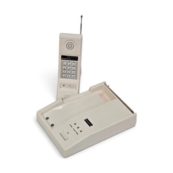 Sanyo TL-6701 Vintage Cordless Telephone with Charging Base